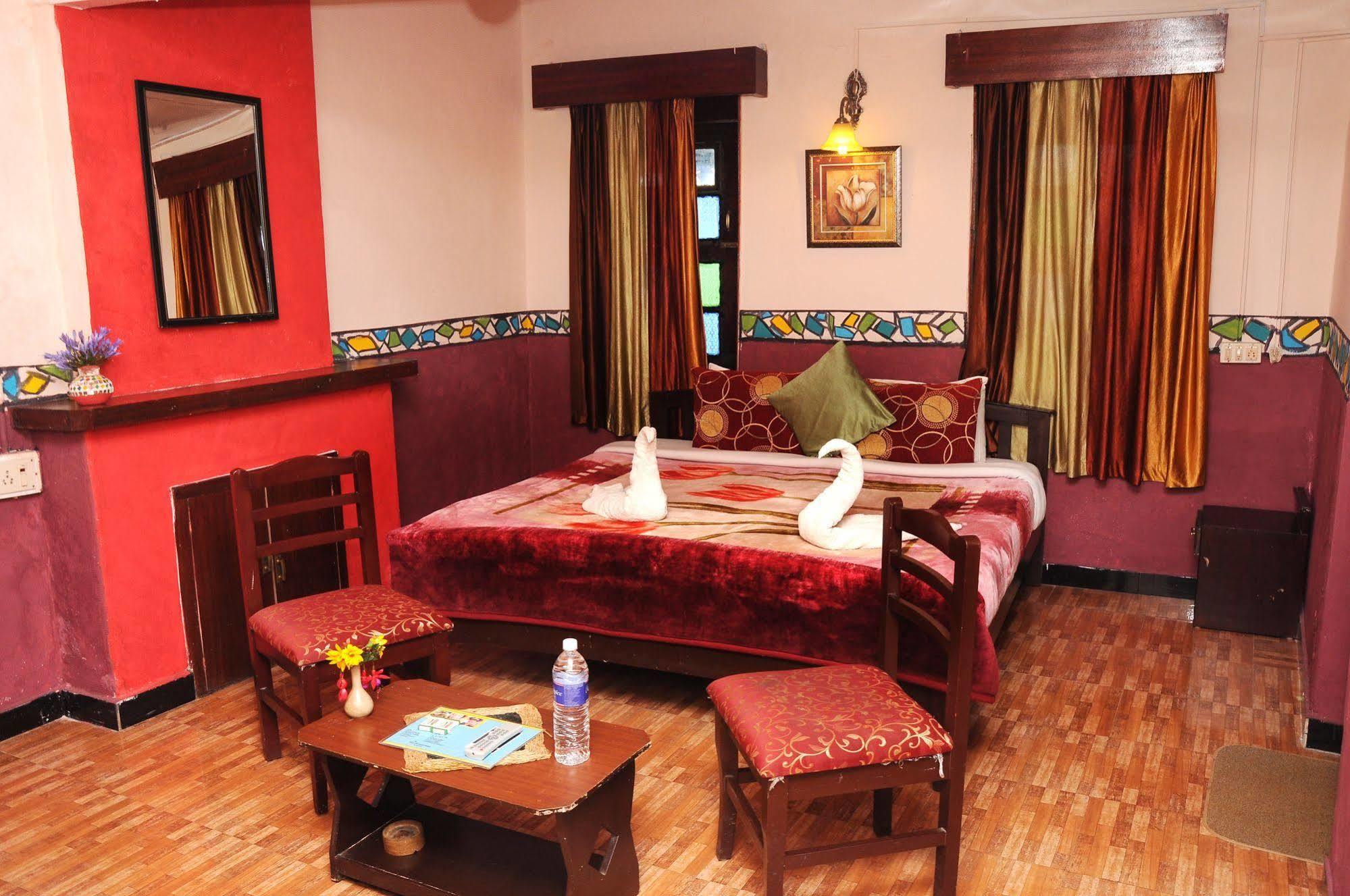 British Cliff Club Resort Утакаманд Экстерьер фото
